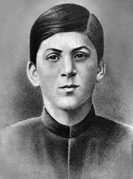 Ten człowiek odpowiada za śmierć od 6 do 20 milionów ludzi: ze strachu nie odważą się wejść do jego pokoju, a on w końcu umiera w męczarniach