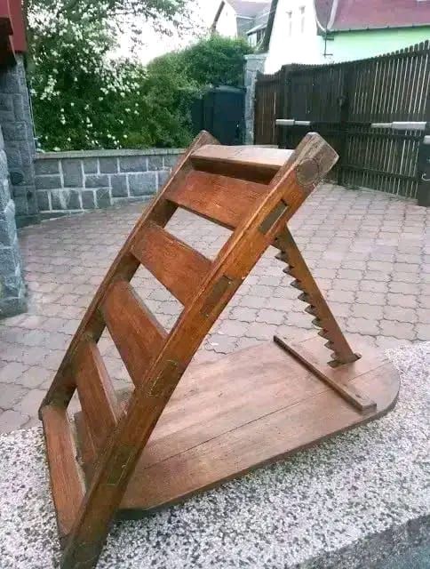 Odkrywanie historii stojącej za tym drewnianym artefaktem