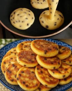 5-minutowe naleśniki jogurtowe z kawałkami czekolady Przepis znajdziecie w komentarzach. ❤️ Wysłałam go tym, którzy mi podziękowali.