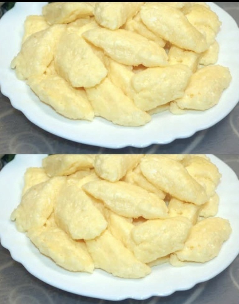 Takie leniwe pierogi gotuję już od kilku lat: bez działania, bez wyrabiania ciasta roboczego, bez wałkowania iw zaledwie 20 minut