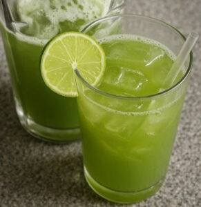 Woda miętowa: energia dostarczana, oczyszczająca, usuwająca i poprawiająca pamięć.