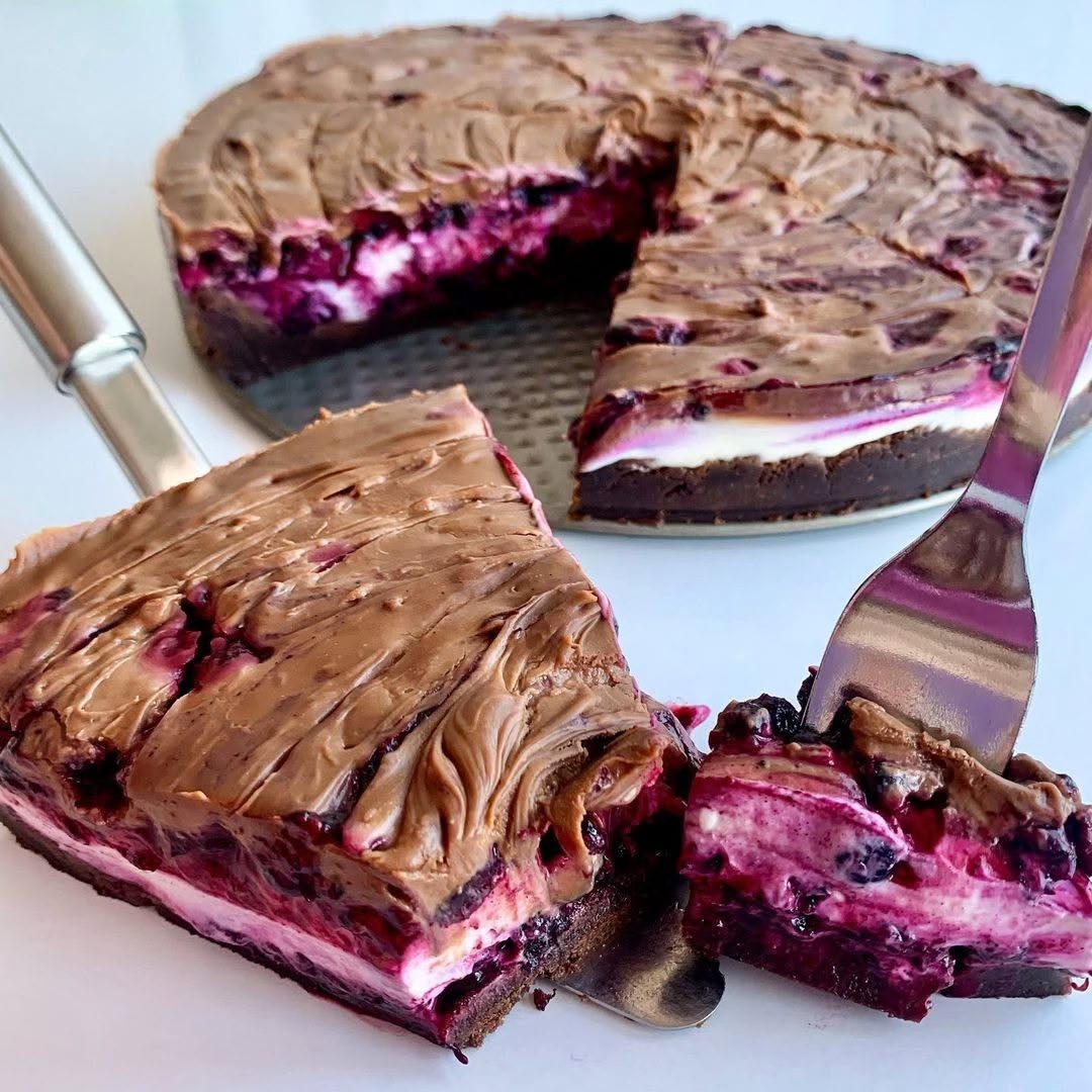 Kto lubi jagody 🫐 po prostu musi wypróbować to pyszne ciacho bez pieczenia 🍰