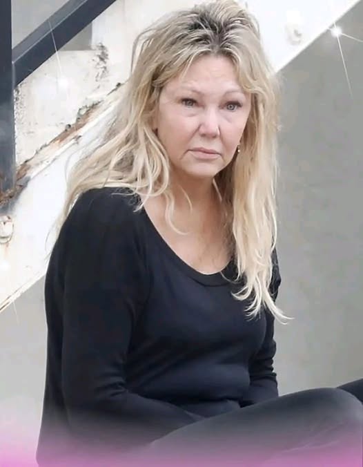 Trudno w to uwierzyć, ale w latach 90.wszyscy mężczyźni oszaleli na jej punkcie ; była uważana za jedną z najpiękniejszych kobiet na świecie. Dziś niewiele osób ją rozpoznaje. ¿ Czy wiesz, kim ona jest ? Poznasz ją od razu, gdy zobaczysz młodą ..