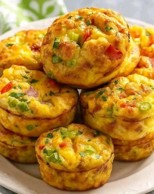 Pyszne muffinki z jajkiem i warzywami: łatwe i szybkie!